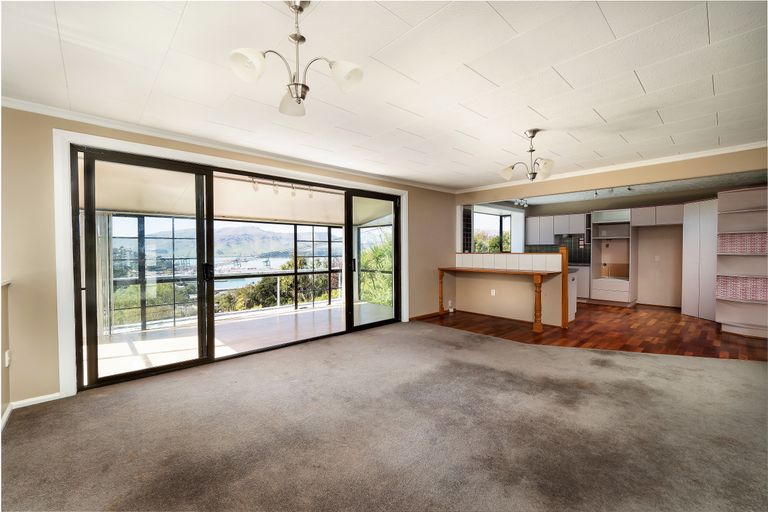 Photo of property in 27 Walkers Road, Lyttelton, 8082