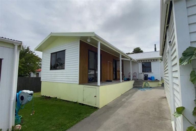 Photo of property in 10 Kopipi Crescent, Ngunguru, Whangarei, 0173
