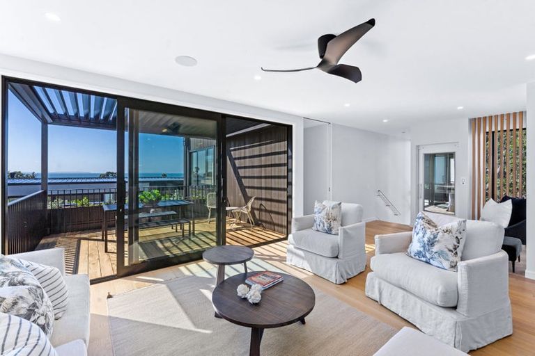 Photo of property in 14a Muritai Road, Milford, Auckland, 0620