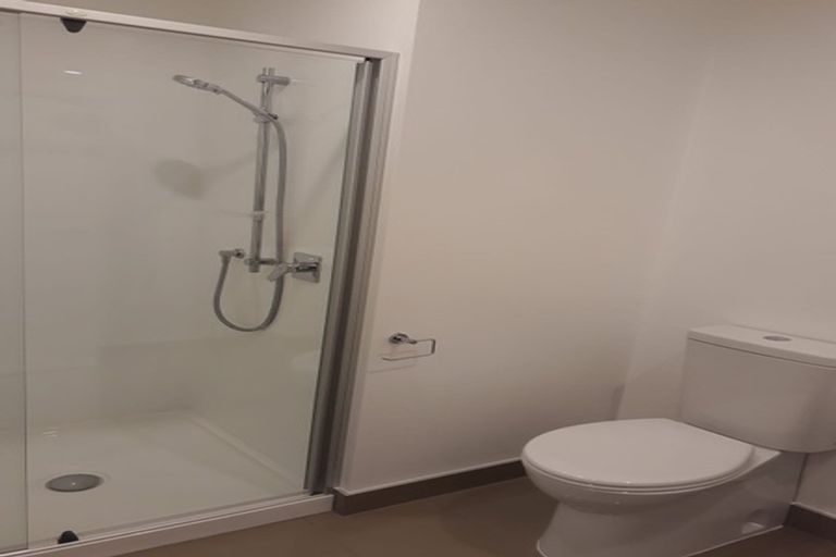 Photo of property in 19/15 Chivalry Road, Glenfield, Auckland, 0629