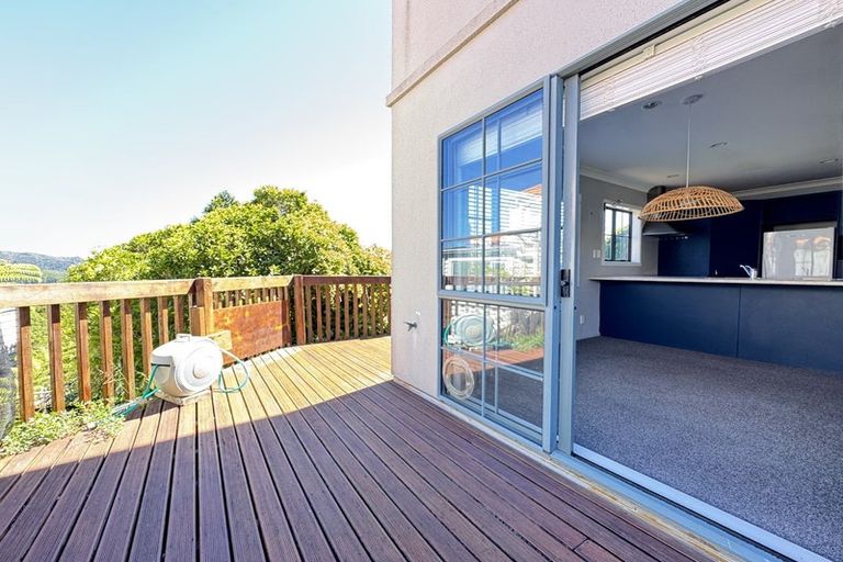 Photo of property in 40a Landsdowne Terrace, Karori, Wellington, 6012