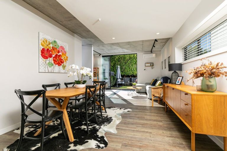 Photo of property in 3/4165 Great North Road, Glen Eden, Auckland, 0602