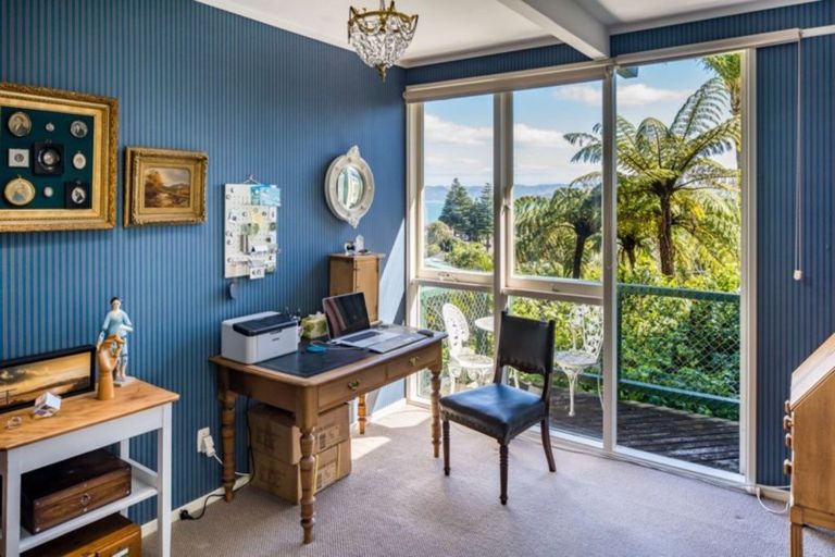 Photo of property in 34 Nikau Street, Eastbourne, Lower Hutt, 5013