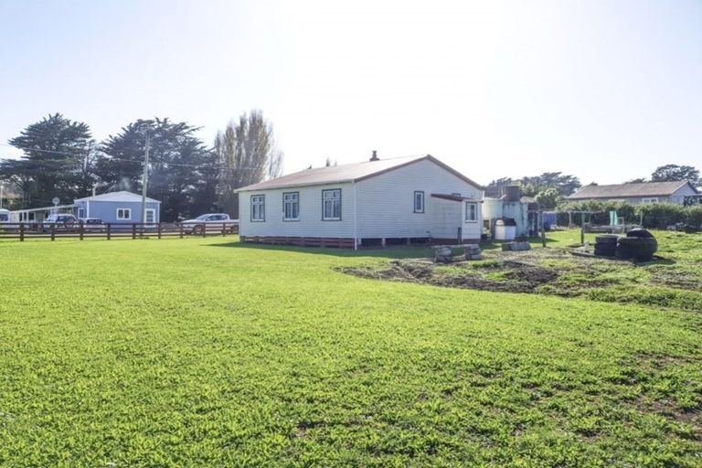 Photo of property in 2 Akaroa Street, Pongaroa, 4991