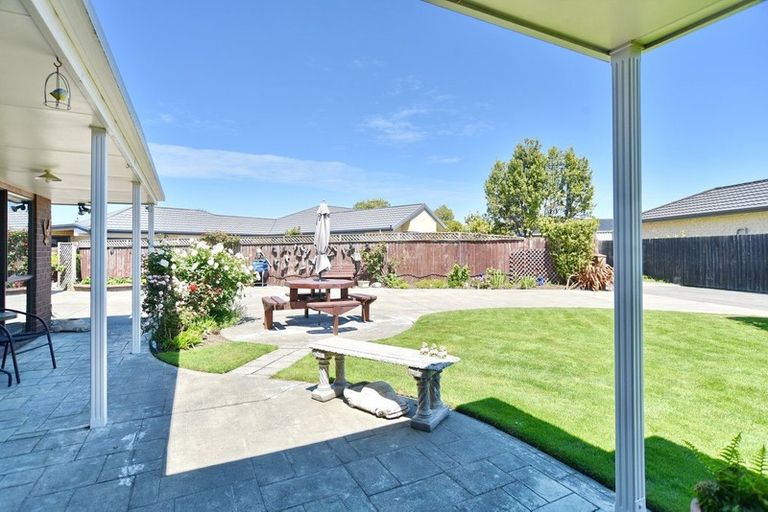 Photo of property in 11 Amdale Avenue, Broomfield, Christchurch, 8042