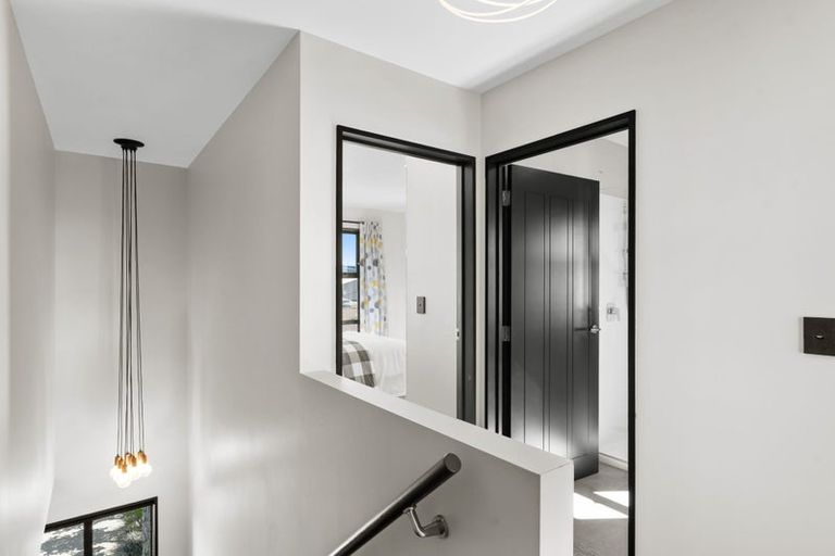 Photo of property in 33 Little Gem Road, Hornby, Christchurch, 8025