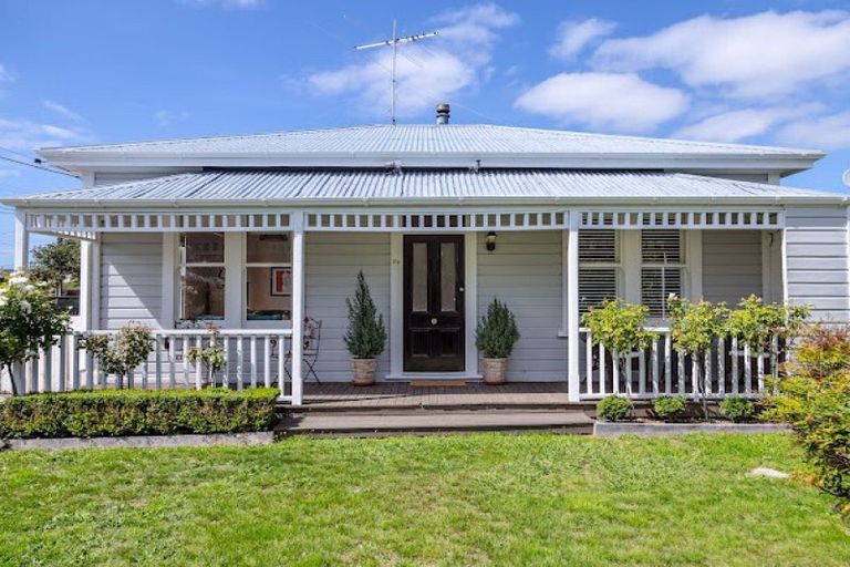 Photo of property in 28 Cork Street, Martinborough, 5711