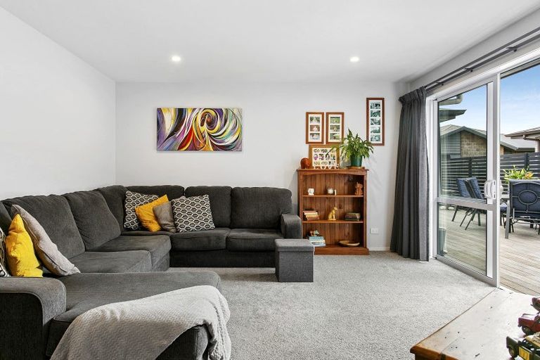 Photo of property in 27 Noumea Drive, Rangatira Park, Taupo, 3330