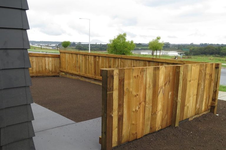 Photo of property in 16 Kahawai Place, Omokoroa, 3114