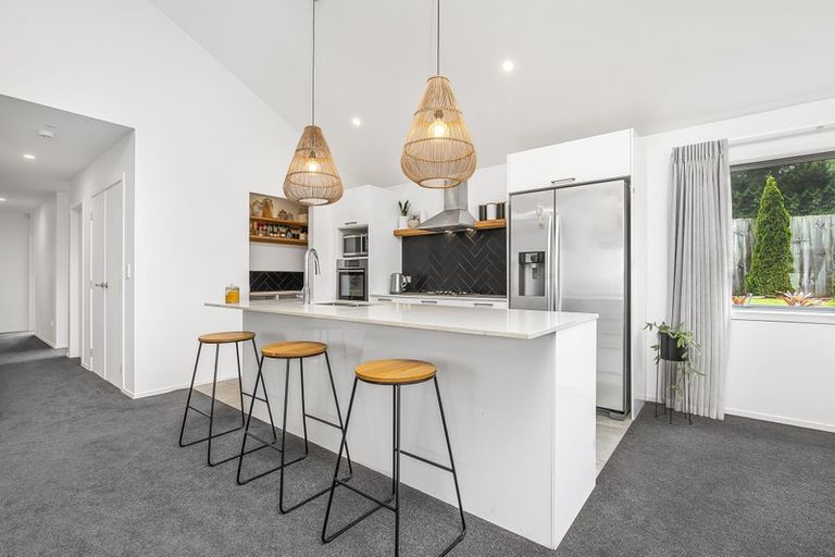 Photo of property in 47 Burrow Road, Pukekohe, 2120