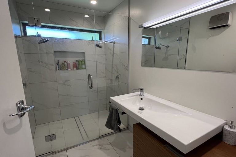 Photo of property in 15 Mirfield Place, Russley, Christchurch, 8042