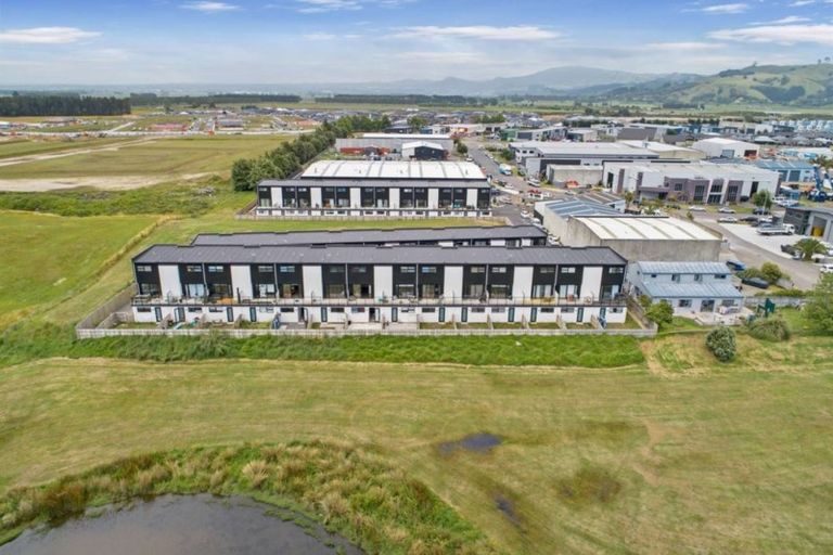 Photo of property in 8/22 Ashley Place, Papamoa Beach, Papamoa, 3118