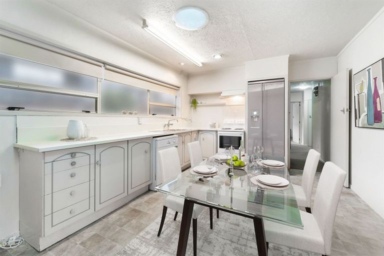 Photo of property in 1/15 Omana Road, Milford, Auckland, 0620