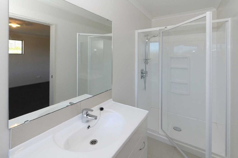 Photo of property in 16 Max Landing, Grandview Heights, Hamilton, 3200