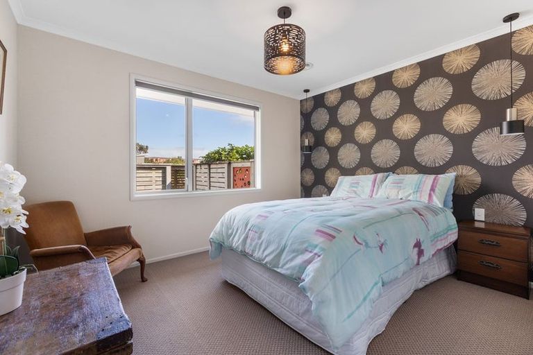 Photo of property in 86 Karamea Street, Whalers Gate, New Plymouth, 4310