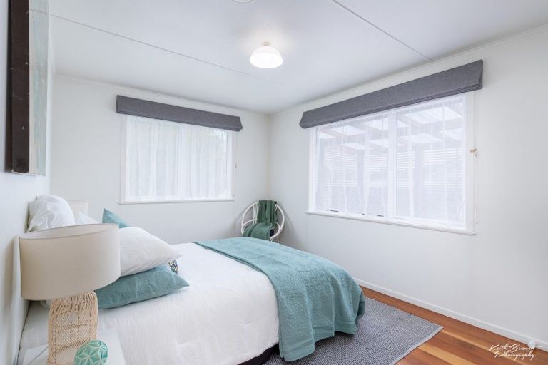 Photo of property in 14 Prestige Place, Maoribank, Upper Hutt, 5018