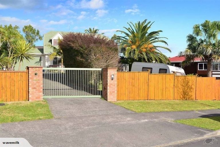 Photo of property in 94 Unsworth Drive, Unsworth Heights, Auckland, 0632