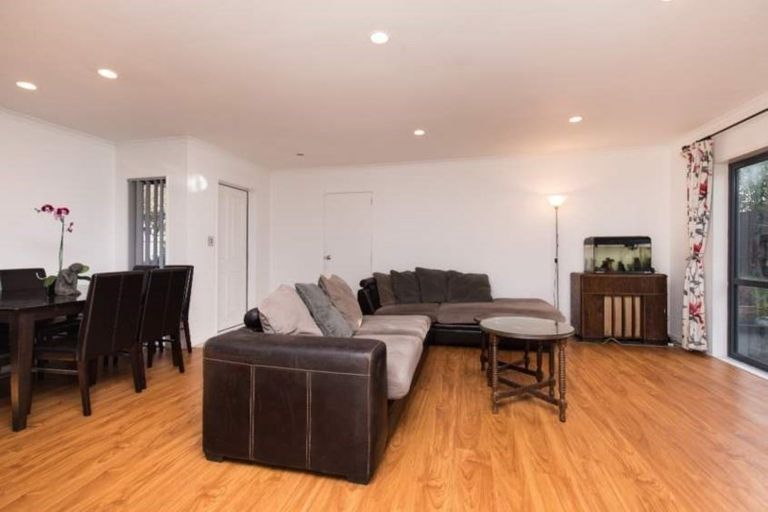 Photo of property in 5 Marblewood Grove, Pukekohe, 2120