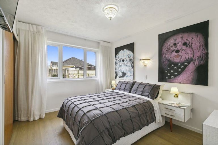 Photo of property in 10/171 Queens Drive, Lyall Bay, Wellington, 6022