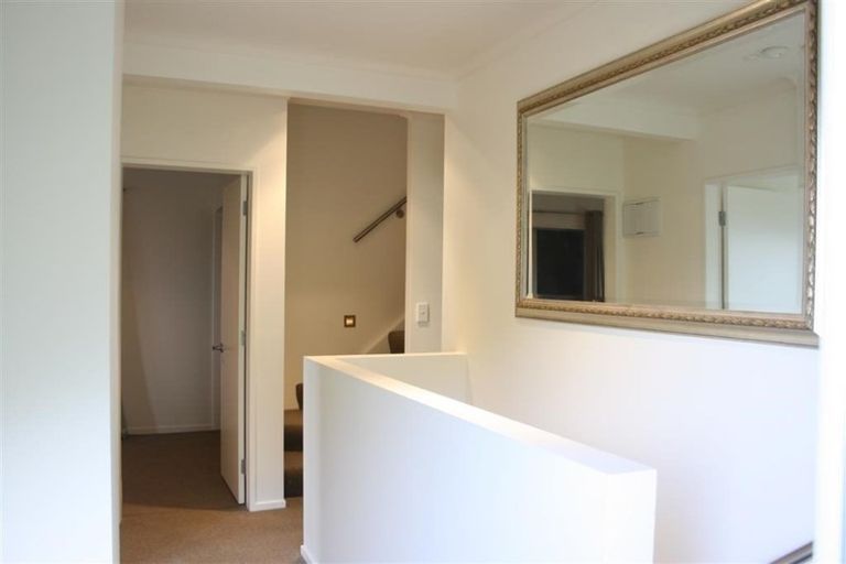 Photo of property in 15 Onslow Road, Khandallah, Wellington, 6035