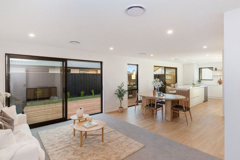 Photo of property in 55 Flaxmill Road, Harewood, 8051