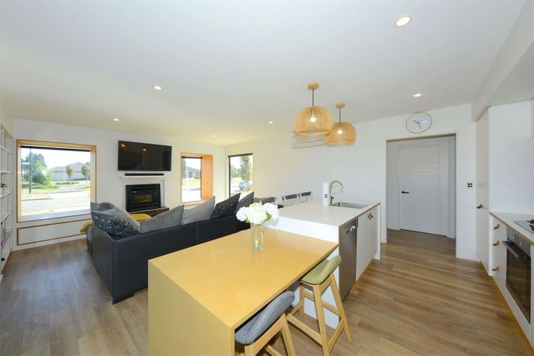 Photo of property in 24 Shillingford Boulevard, Rolleston, 7615