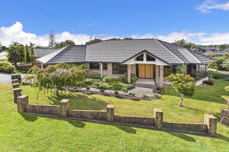 Photo of property in 30 Norm Pellow Drive, Manurewa, Auckland, 2105