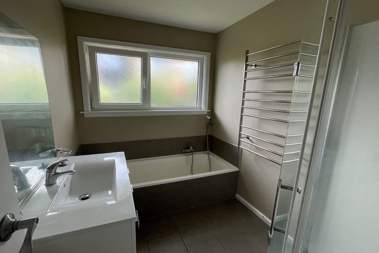 Photo of property in 38b Avonhead Road, Avonhead, Christchurch, 8042