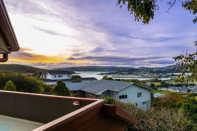 Photo of property in 12 Doon Grove, Papakowhai, Porirua, 5024