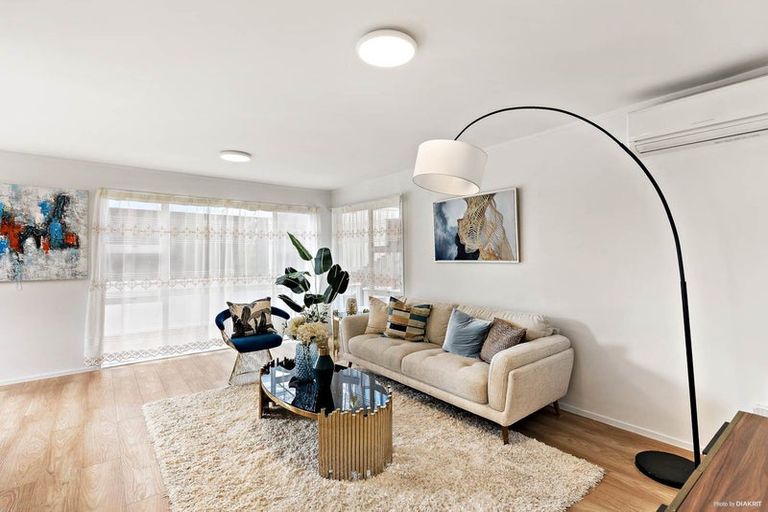 Photo of property in 9k View Road, Glenfield, Auckland, 0627