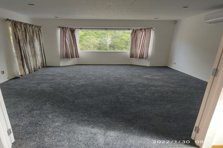 Photo of property in 72 Kaipatiki Road, Glenfield, Auckland, 0629