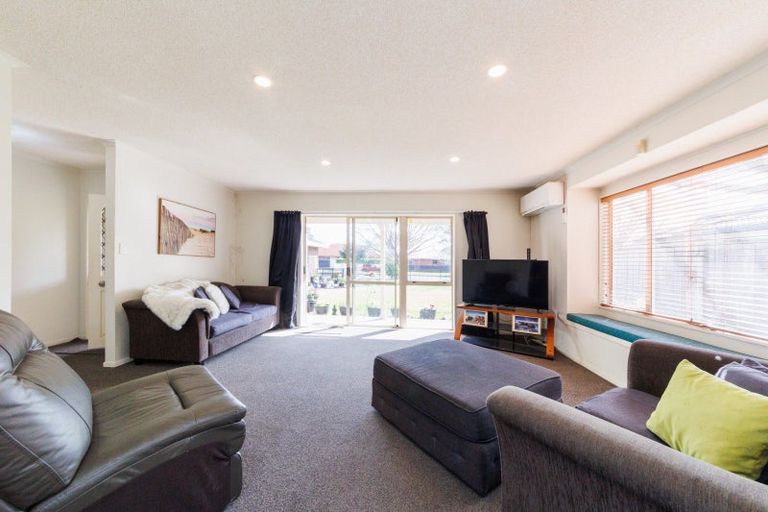 Photo of property in 119 John F Kennedy Drive, Milson, Palmerston North, 4414