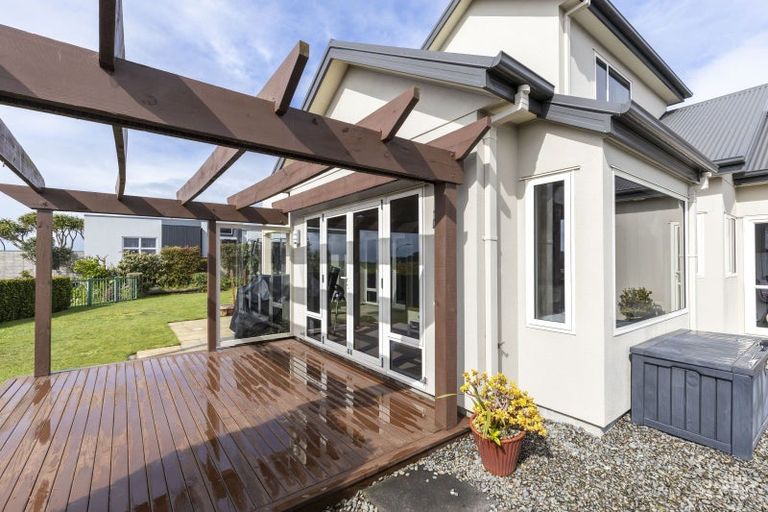Photo of property in 10 Sampson Avenue, Waiwhakaiho, New Plymouth, 4312
