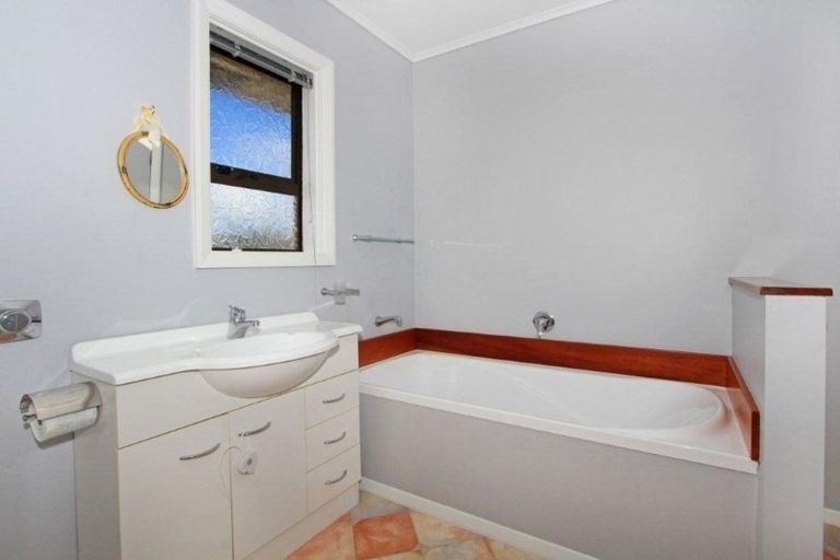 Photo of property in 37 Fairfield Avenue, Fairfield, Lower Hutt, 5011