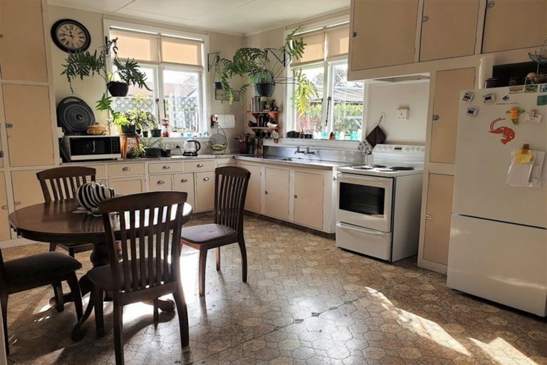 Photo of property in 43 Gordon Street, Dannevirke, 4930