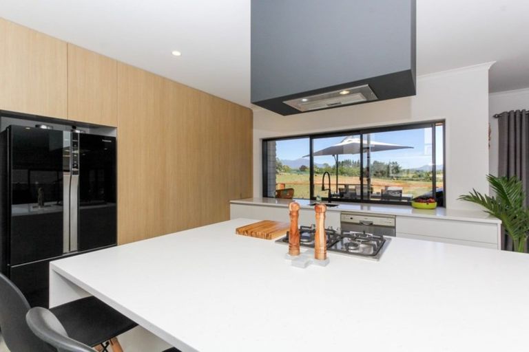 Photo of property in 5a Tupuhi Place, Highlands Park, New Plymouth, 4312