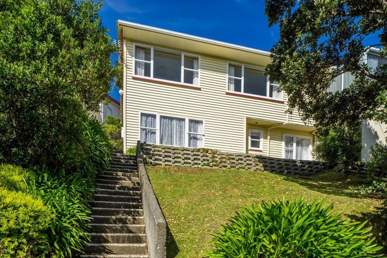 Photo of property in 70-70a Kano Street, Karori, Wellington, 6012