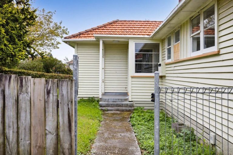 Photo of property in 5 Glenpark Avenue, Westown, New Plymouth, 4310