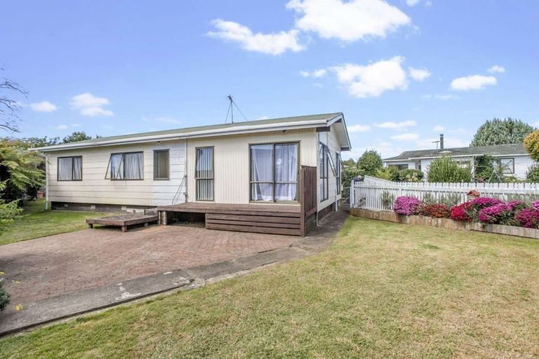Photo of property in 8 Le Havre Place, Takanini, 2112