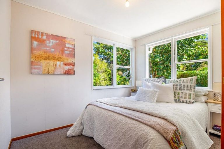 Photo of property in 57 Rimutaka Place, Titirangi, Auckland, 0604