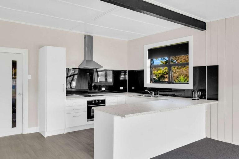 Photo of property in 5 Banks Street, Tolaga Bay, 4077