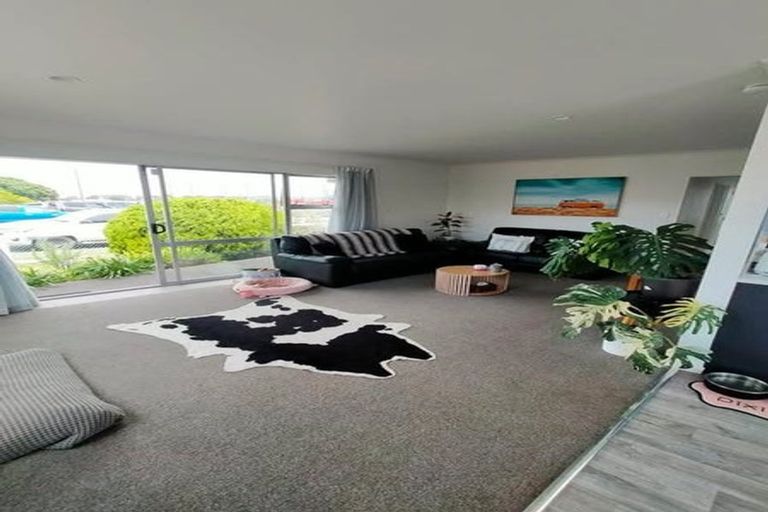 Photo of property in 16 Meeanee Quay, Westshore, Napier, 4110