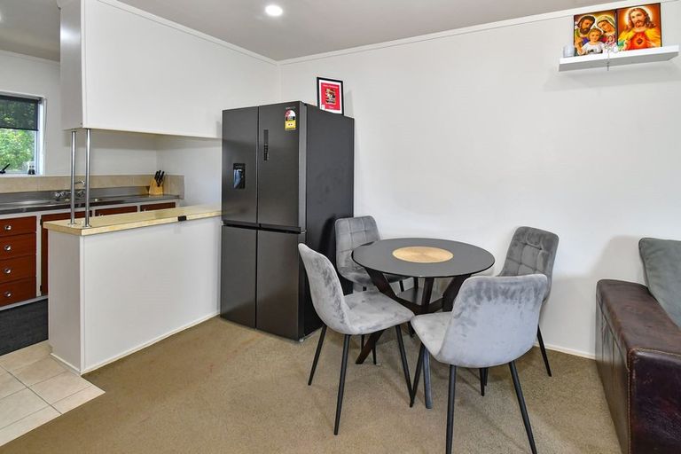 Photo of property in 2/60 Moncrieff Avenue, Clendon Park, Auckland, 2103