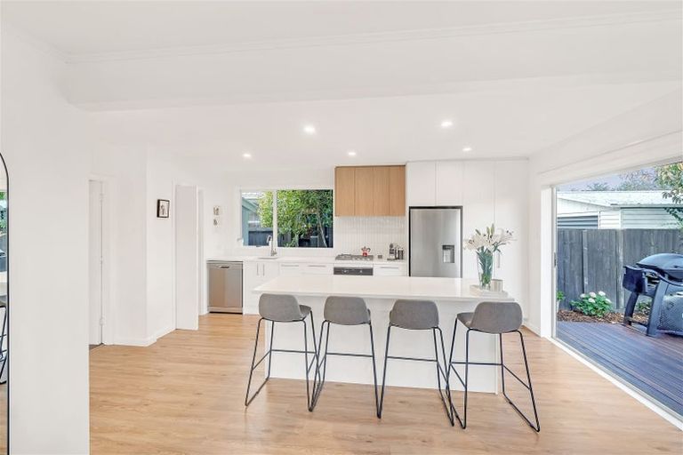 Photo of property in 169 Condell Avenue, Papanui, Christchurch, 8053