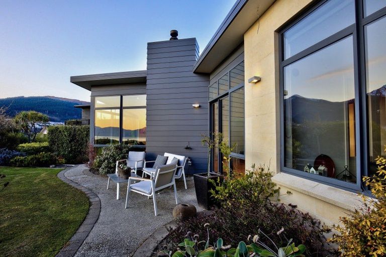 Photo of property in 4 Oregon Drive, Kelvin Heights, Queenstown, 9300