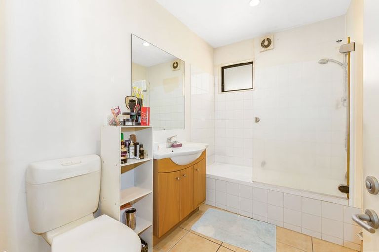 Photo of property in 12 Hall Avenue, Newtown, Wellington, 6021