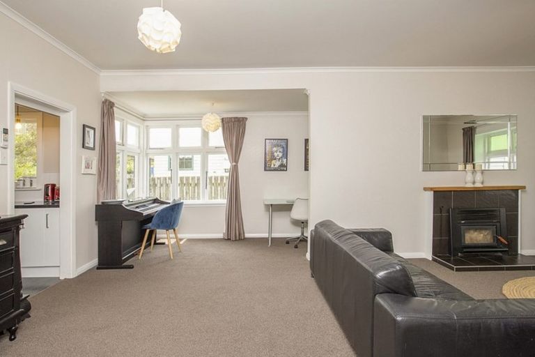 Photo of property in 59 Dublin Street, Martinborough, 5711