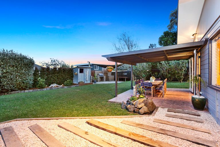 Photo of property in 21 Hepburn Road, Glendene, Auckland, 0602