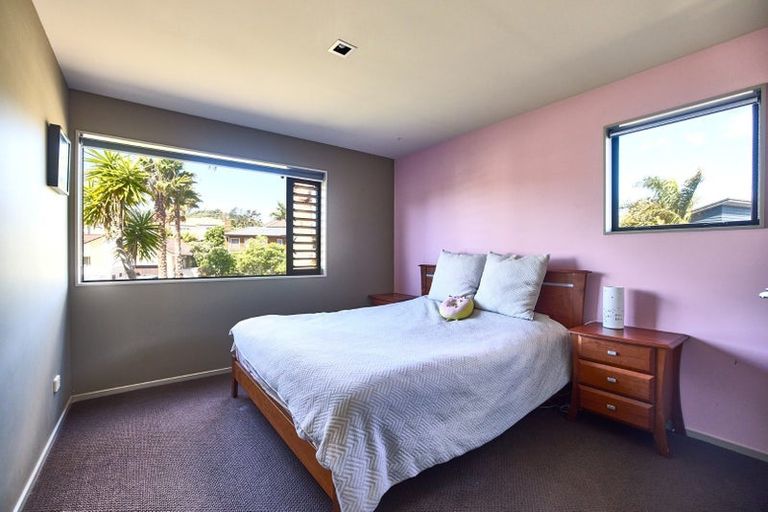 Photo of property in 17 Fernloche Place, Flat Bush, Auckland, 2016