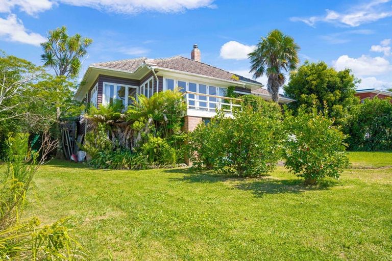 Photo of property in 45 Rock Isle Road, Torbay, Auckland, 0630